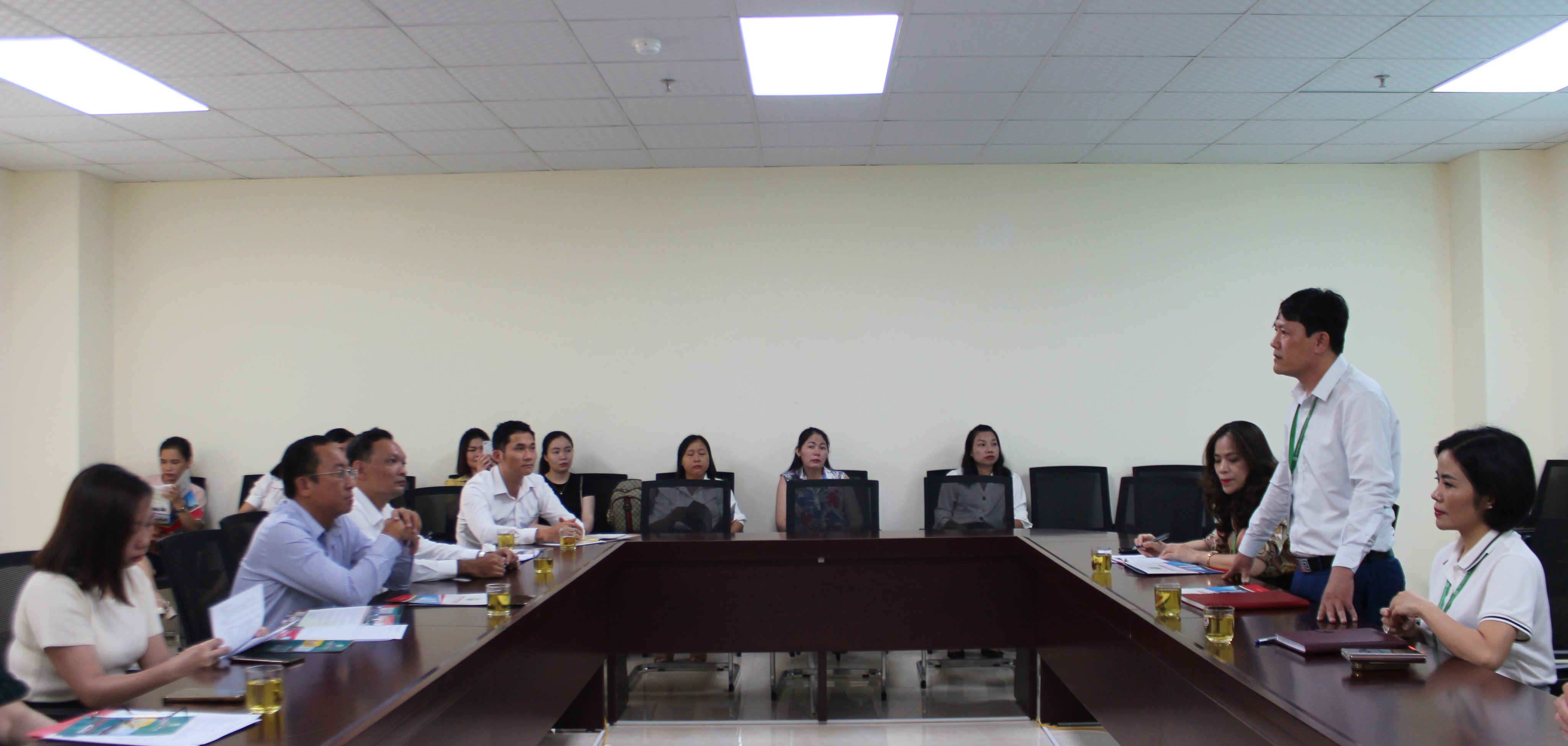 Đoàn công tác trường Cao đẳng du lịch Đà Nẵng đến thăm và làm việc với Trường Đại học Sư phạm Kỹ thuật Vinh